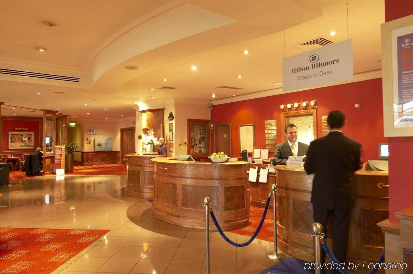 Doubletree By Hilton Coventry Hotel Interior foto